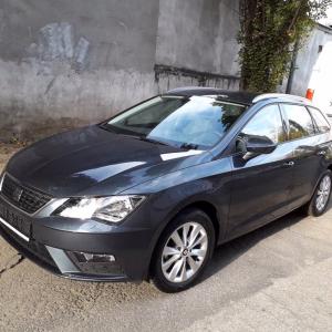 Seat Leon - zdjęcie przodu samochodu