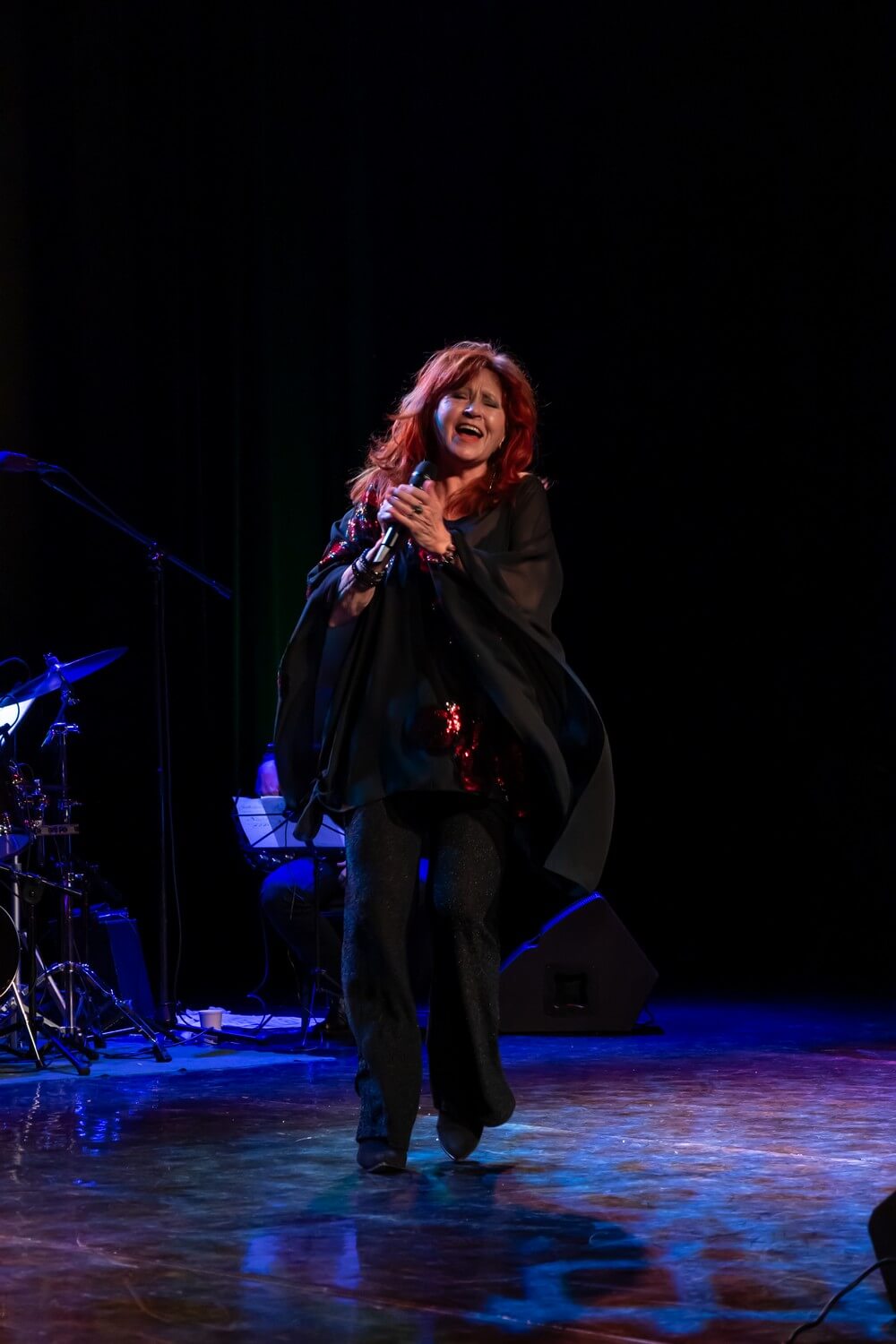 piosenkarka na scenie