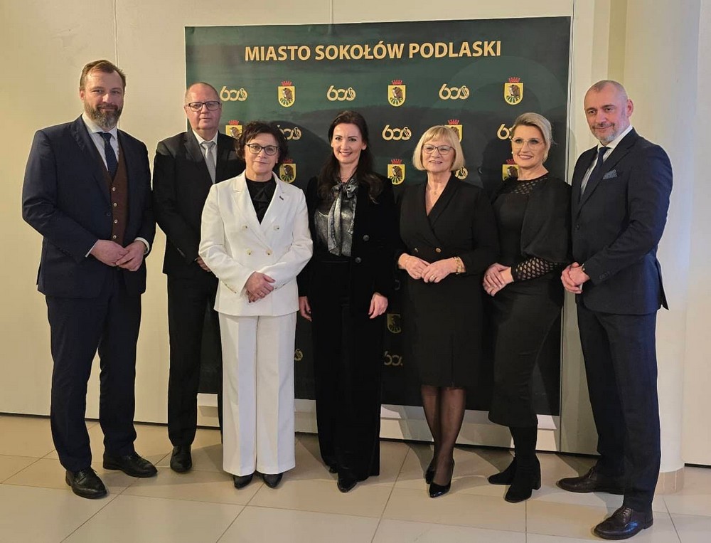 grupa osób zdjęcie zbiorowe